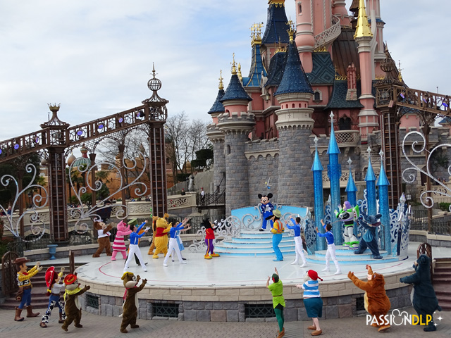 Mickey présente : Joyeux Anniversaire Disneyland Paris