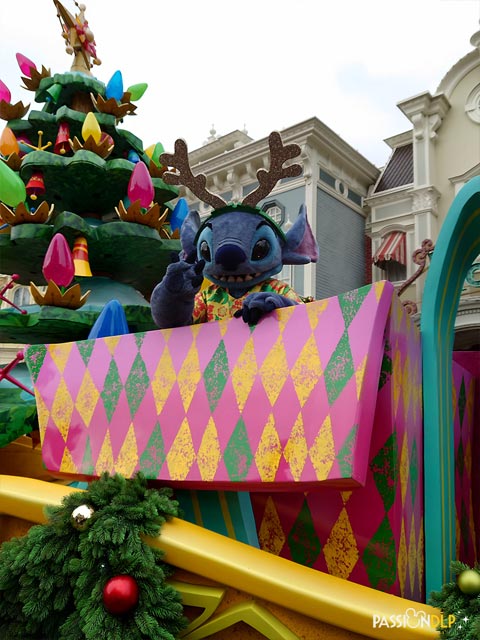 Mickey et sa parade étincelante de Noël