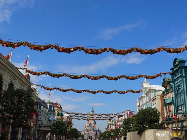 décor halloween mainstreet