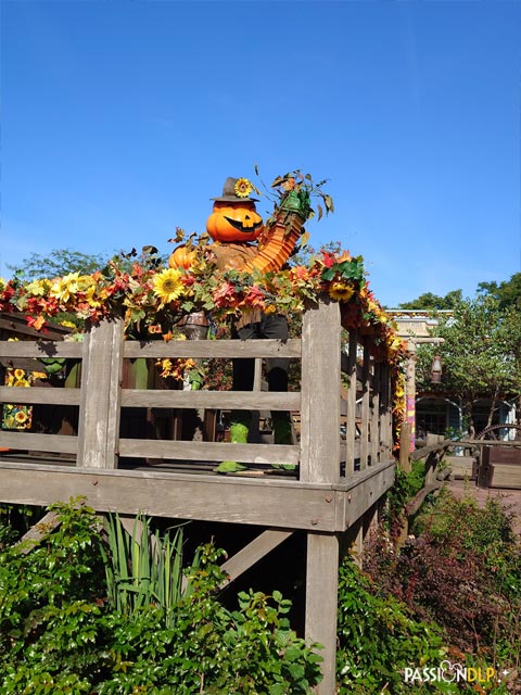 décor halloween frontierland