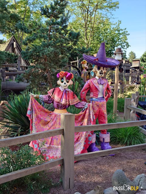 décor halloween frontierland