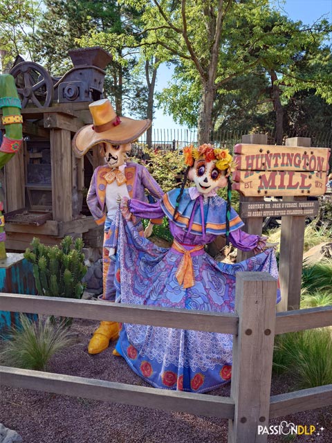 décor halloween frontierland