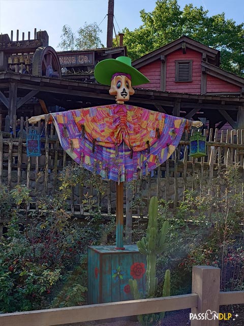 décor halloween frontierland