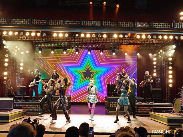 music hits concert