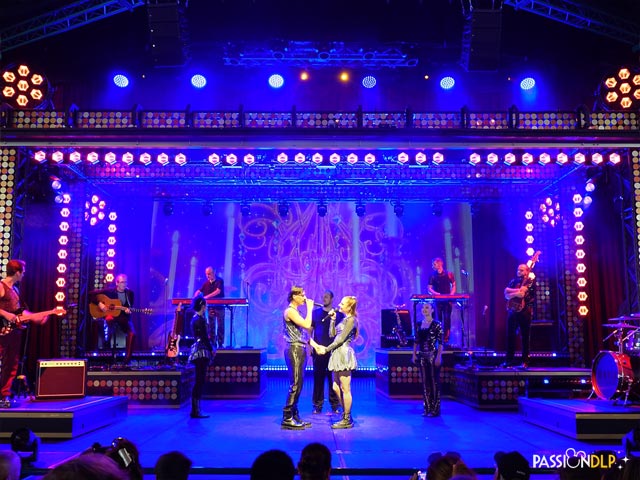 music hits concert