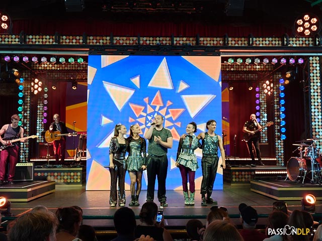 music hits concert