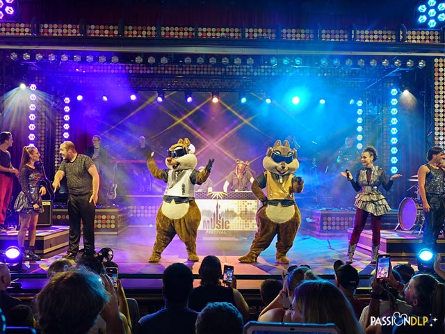 music hits concert