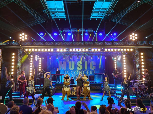 music hits concert